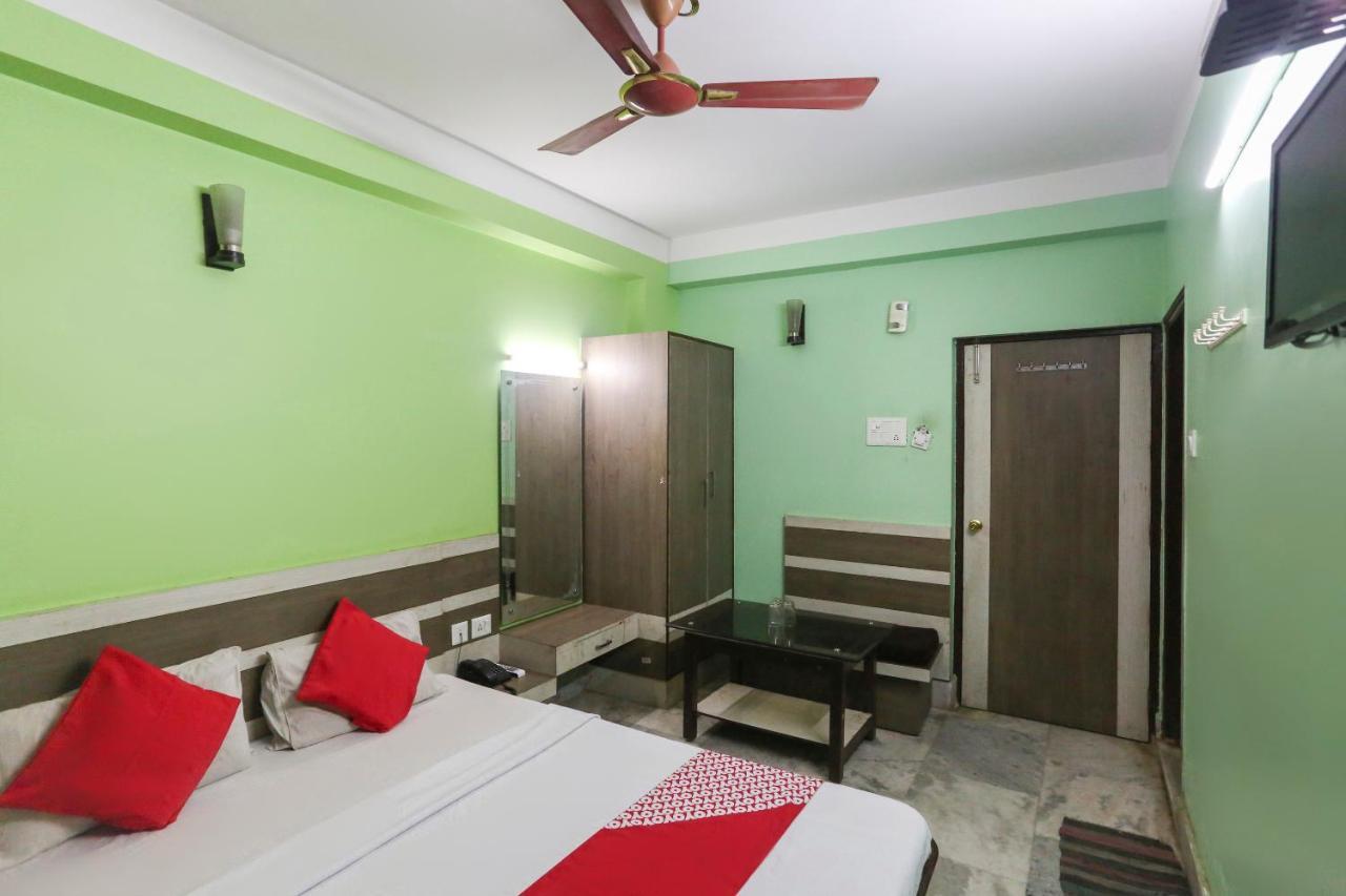 Oyo 60609 Hotel Tanushree Rampurhat Exterior foto
